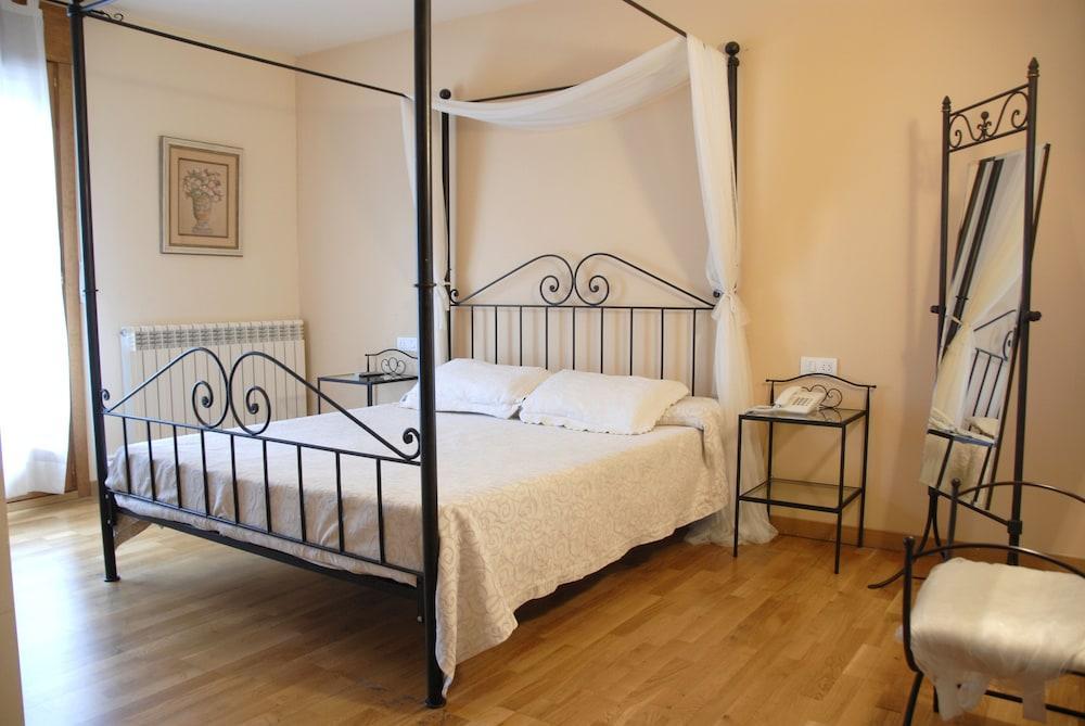 Hotel Els Encantats Espot Esterno foto